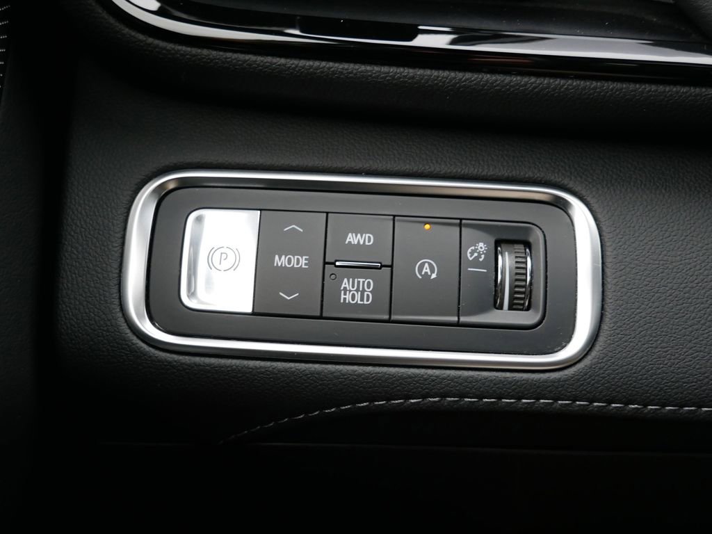 Used 2025 Buick Enclave Avenir w/ Trailering Package, 5000 lbs. image 20