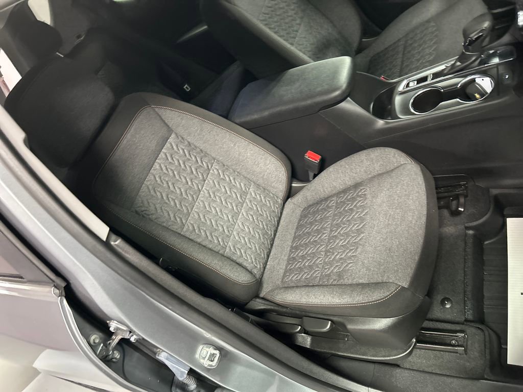Used 2023 Chevrolet Equinox LT image 25
