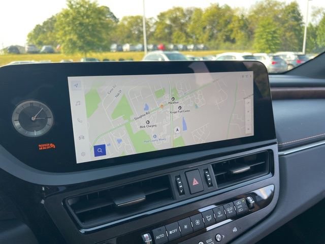 Used 2025 Lexus ES 300h w/ Premium Package image 22