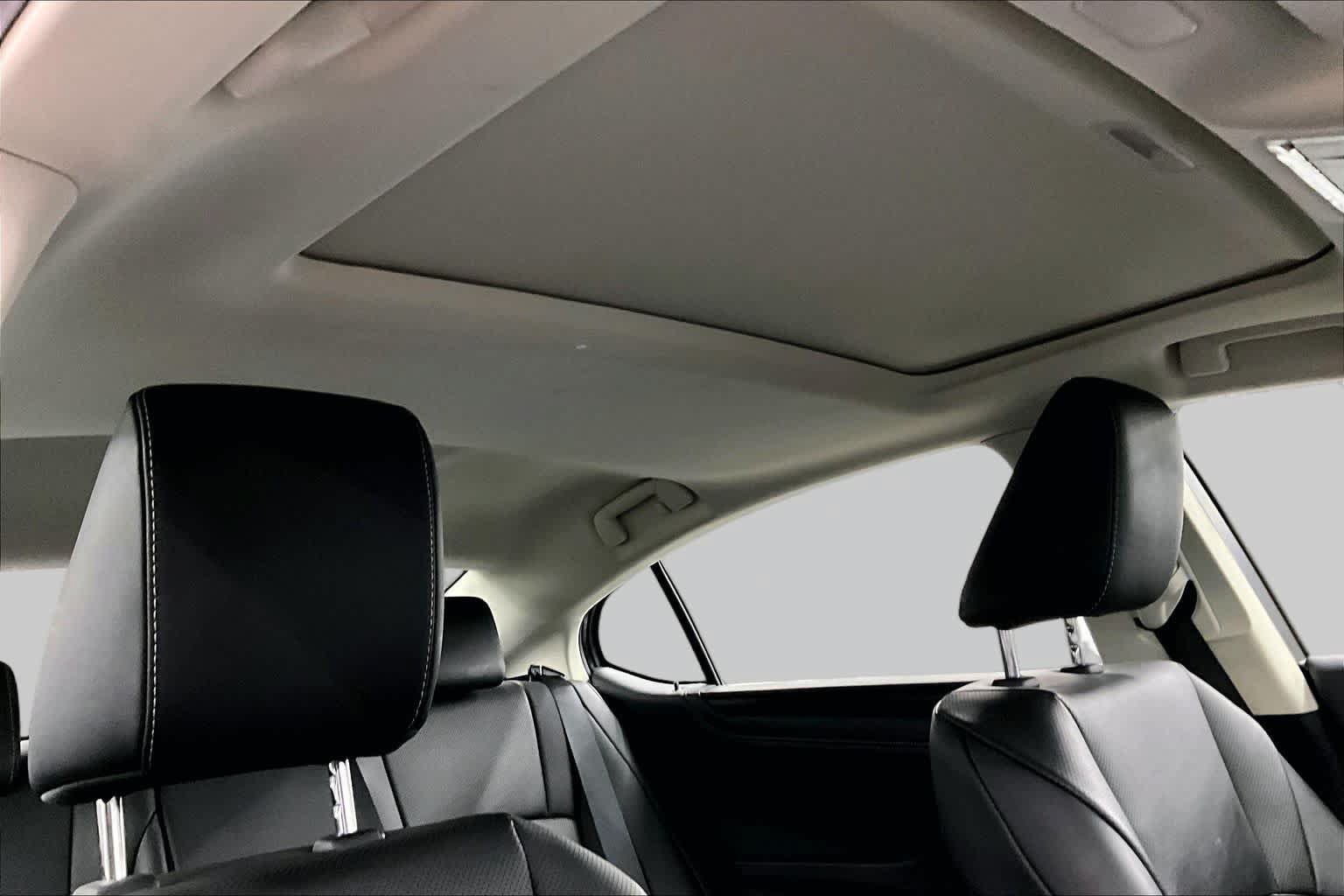 Used 2025 Lexus ES 300h w/ Premium Package FWD image 14