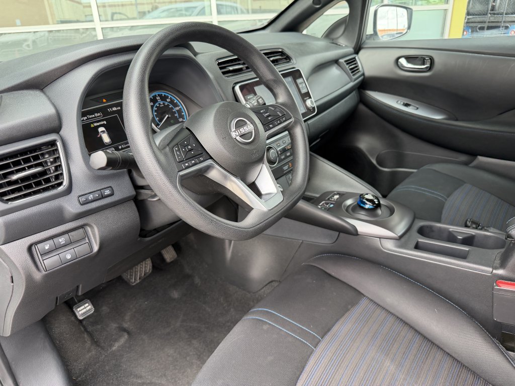 Used 2025 Nissan Leaf S FWD image 29
