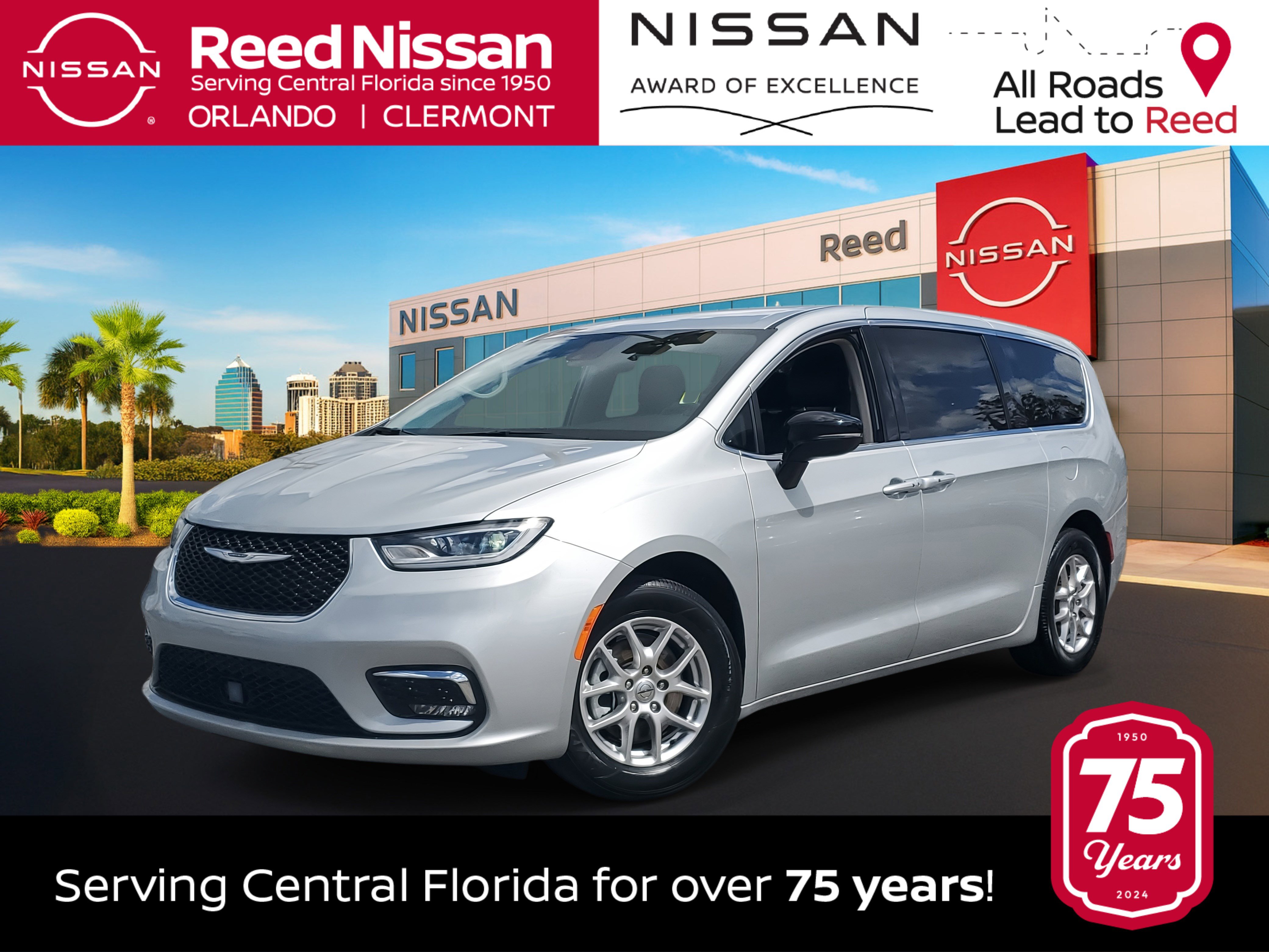 Used 2024 Chrysler Pacifica Touring-L FWD image 1