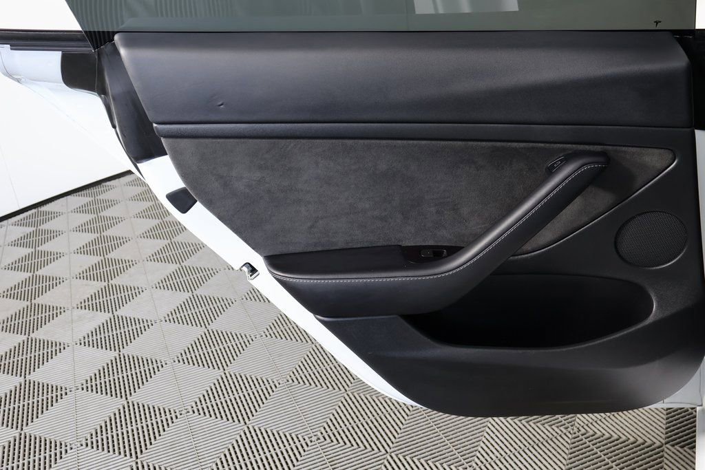 Used 2023 Tesla Model 3 Standard Range image 13