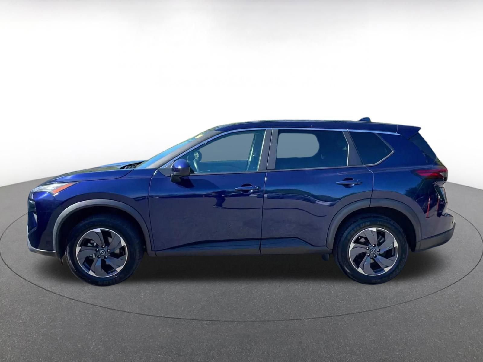 Used 2025 Nissan Rogue SV FWD image 8