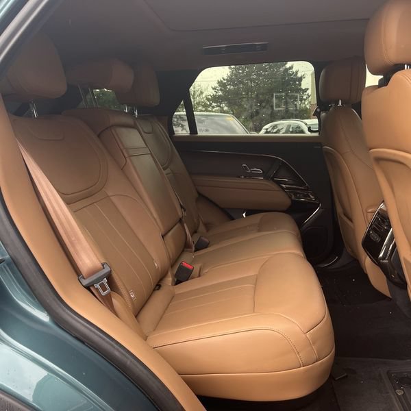 Used 2023 Land Rover Range Rover Sport SE AWD/4WD image 6
