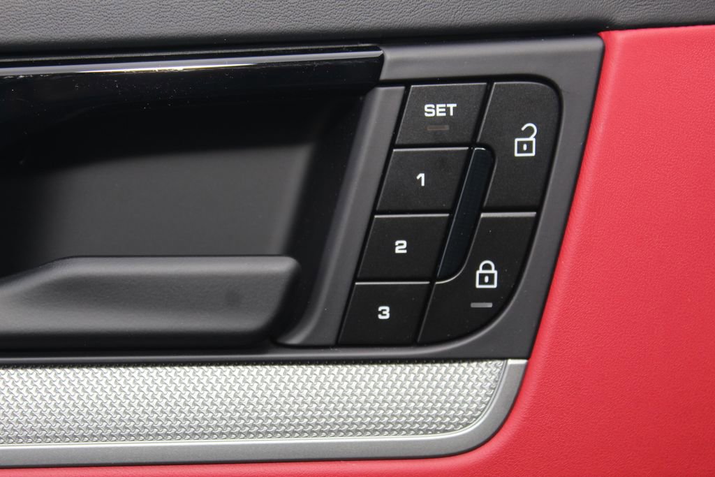 New 2026 Porsche Cayenne image 22