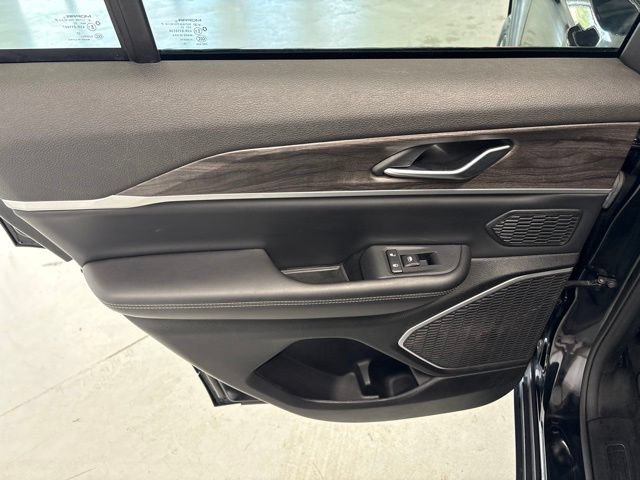 Used 2023 Jeep Grand Cherokee Limited w/ Trailer Tow Prep Group (B) AWD/4WD image 23