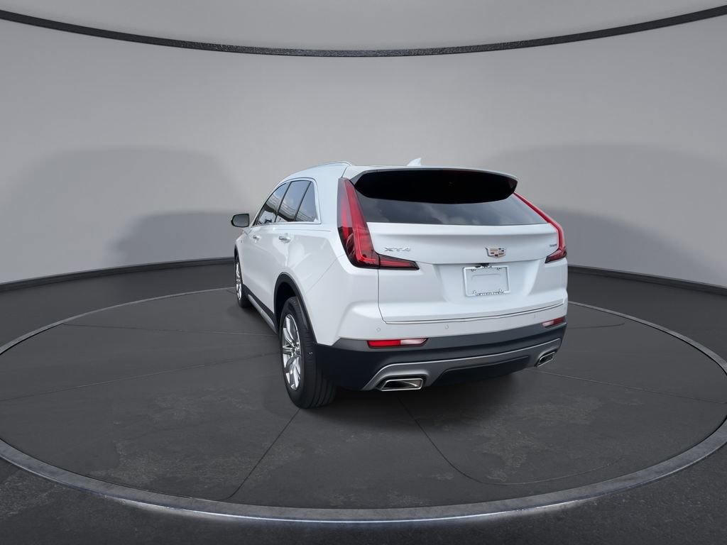 Used 2022 Cadillac XT4 Premium Luxury w/ Enhanced Visibility Package FWD image 7