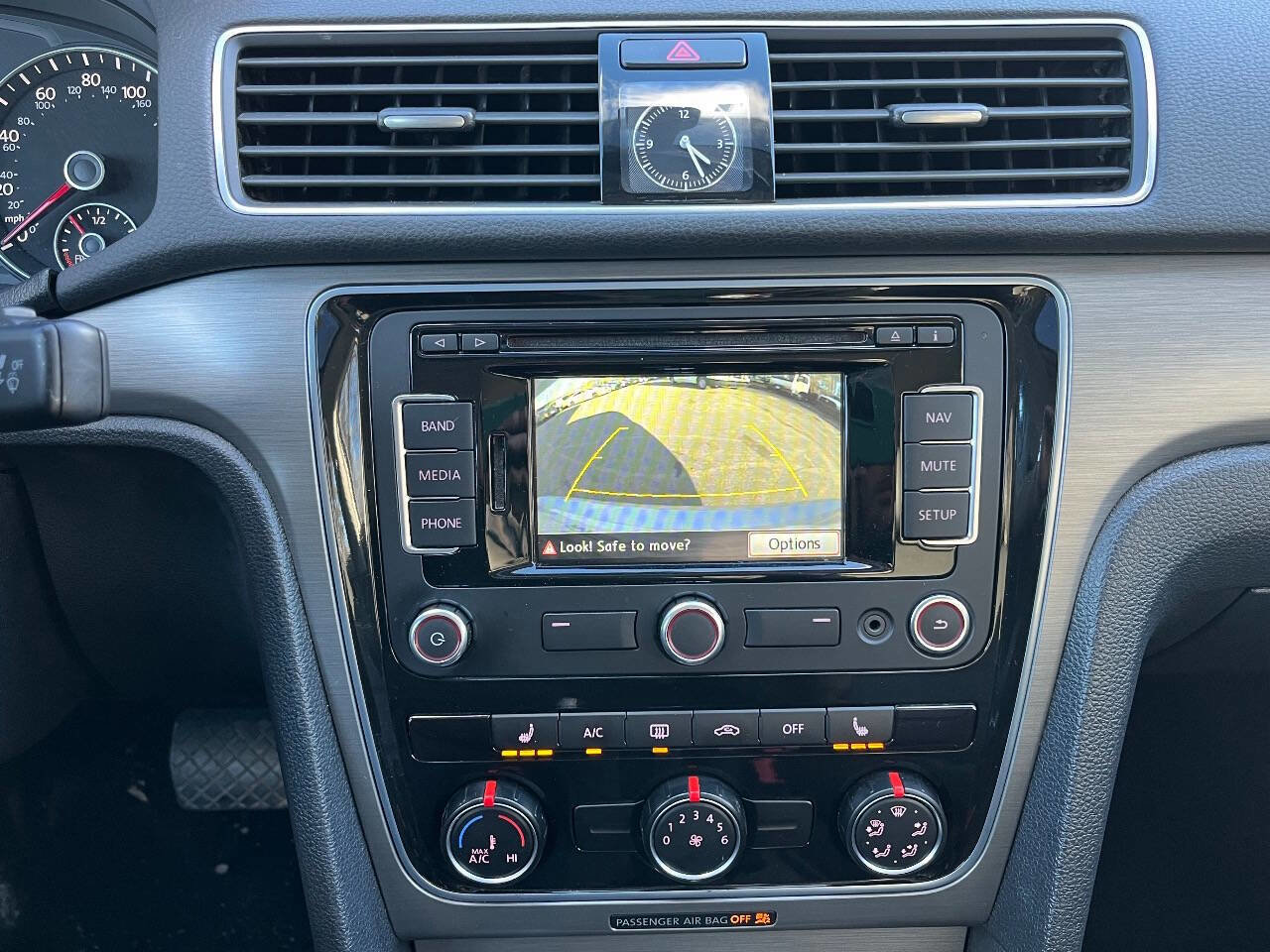 Used 2014 Volkswagen Passat TDI SE image 16