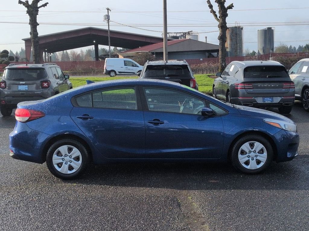 Used 2017 Kia Forte LX image 6
