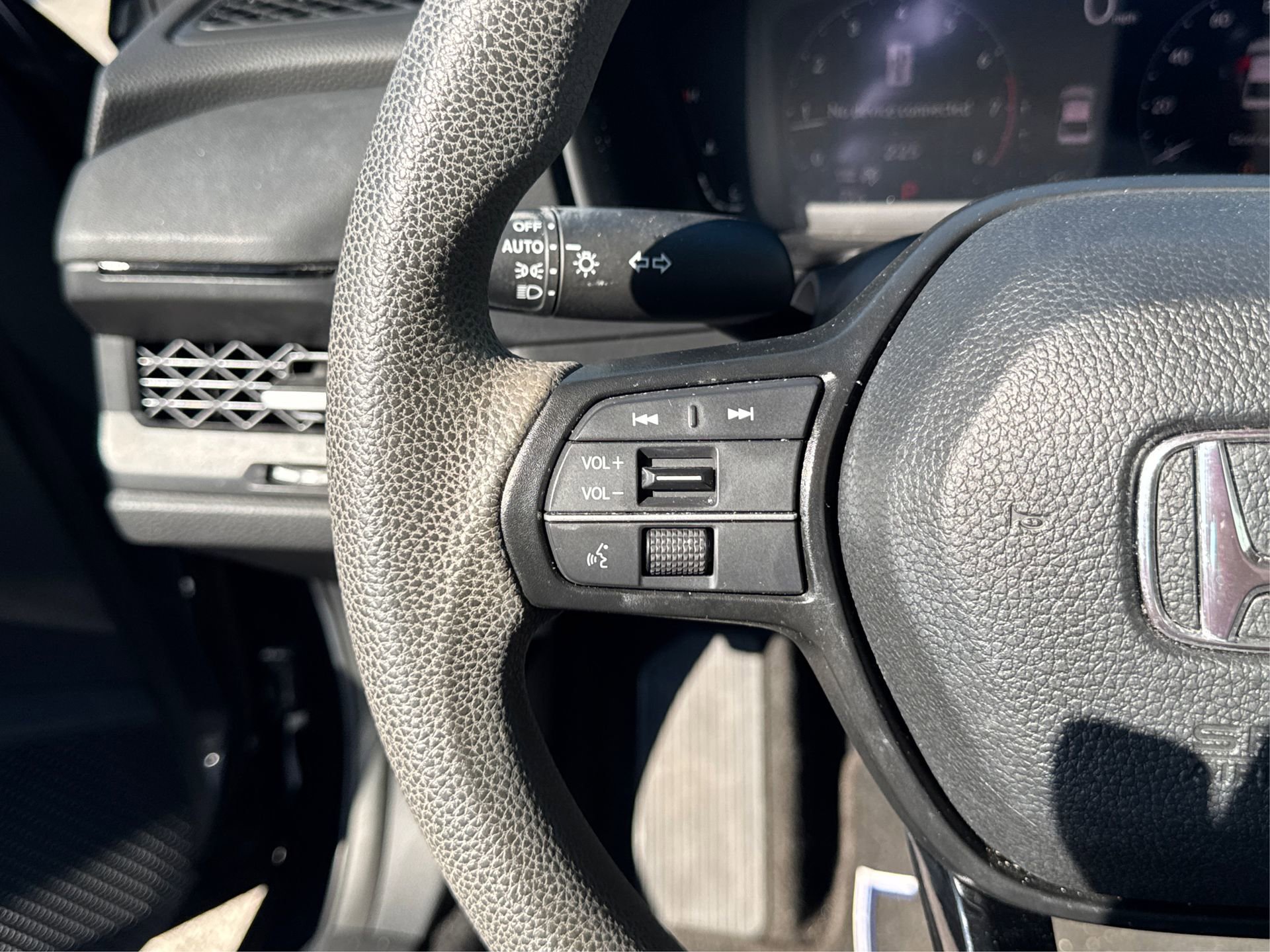 Used 2023 Honda Accord LX image 32