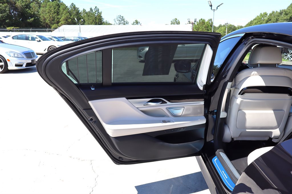 Used 2020 BMW ALPINA B7 xDrive w/ Luxury Rear Seating Package AWD/4WD image 69