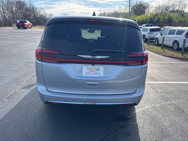 New 2026 Chrysler Pacifica Select image 6