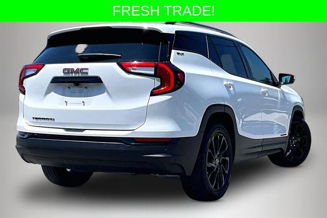 Used 2024 GMC Terrain SLT w/ Infotainment Package II FWD image 4