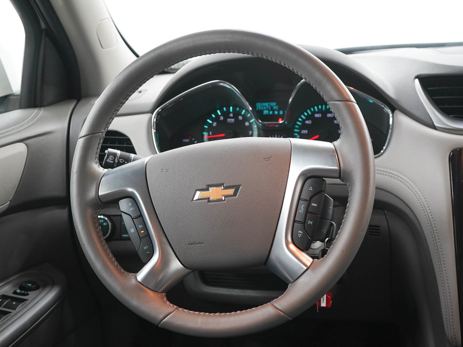 Used 2015 Chevrolet Traverse LT w/ Style and Technology Package AWD/4WD image 17
