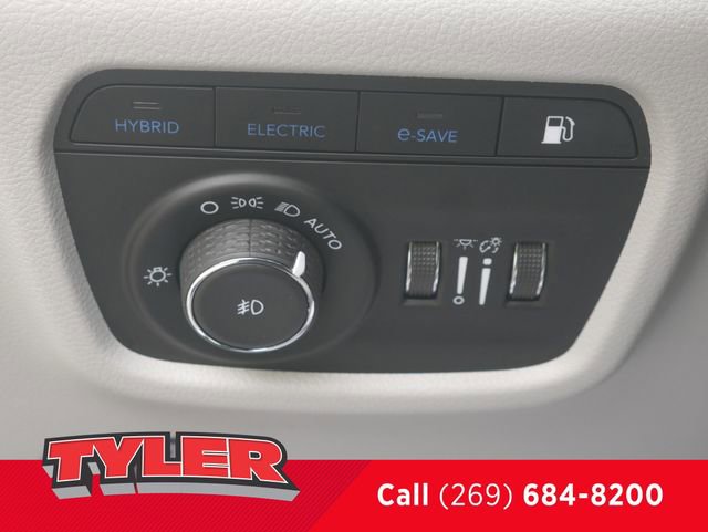Used 2022 Jeep Grand Cherokee Overland w/ Luxury Tech Group IV AWD/4WD image 24