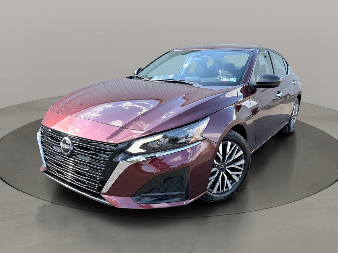 Used 2025 Nissan Altima 2.5 SV image 1