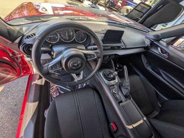 Used 2020 MAZDA MX-5 Miata Sport RWD image 21