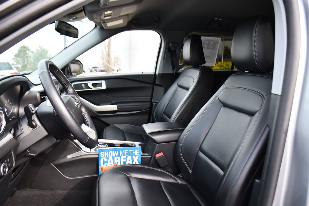 Used 2023 Ford Explorer XLT w/ Equipment Group 202A AWD/4WD image 13