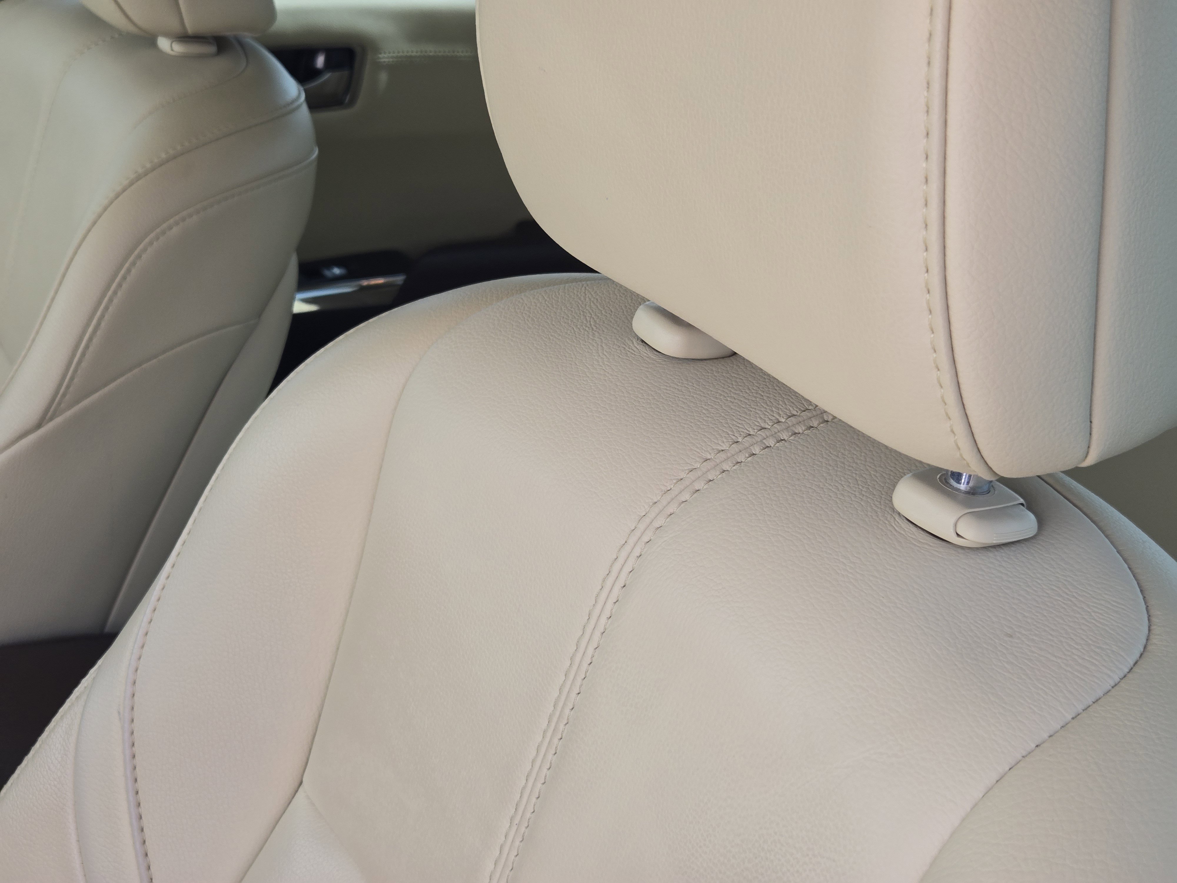 Used 2018 Toyota Avalon XLE Premium FWD image 17