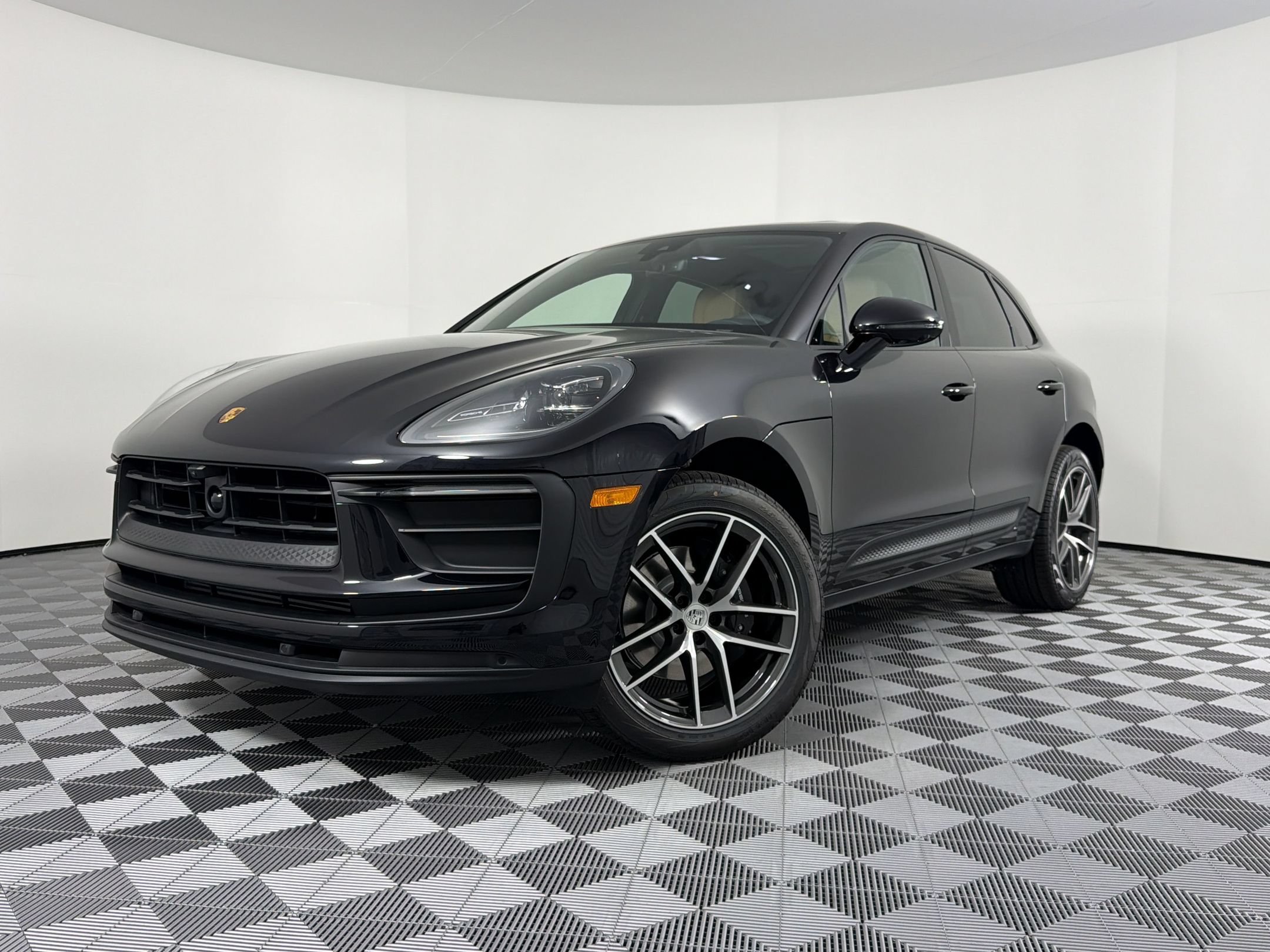 New 2026 Porsche Macan AWD/4WD image 1
