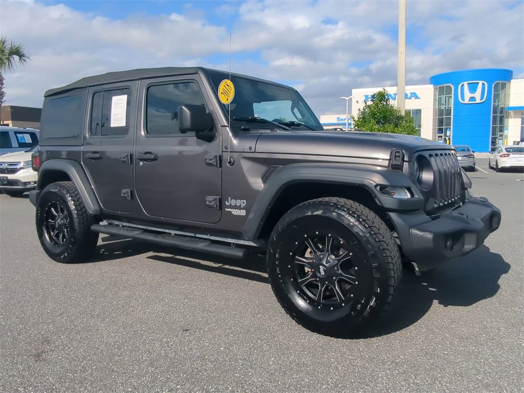 Used 2018 Jeep Wrangler Unlimited Sport image 2