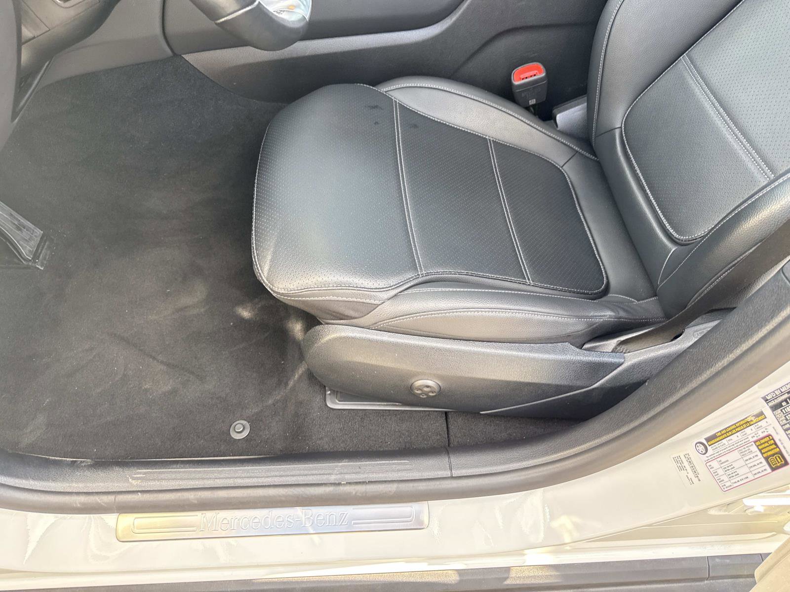 Used 2024 Mercedes-Benz GLC 300 4MATIC image 21