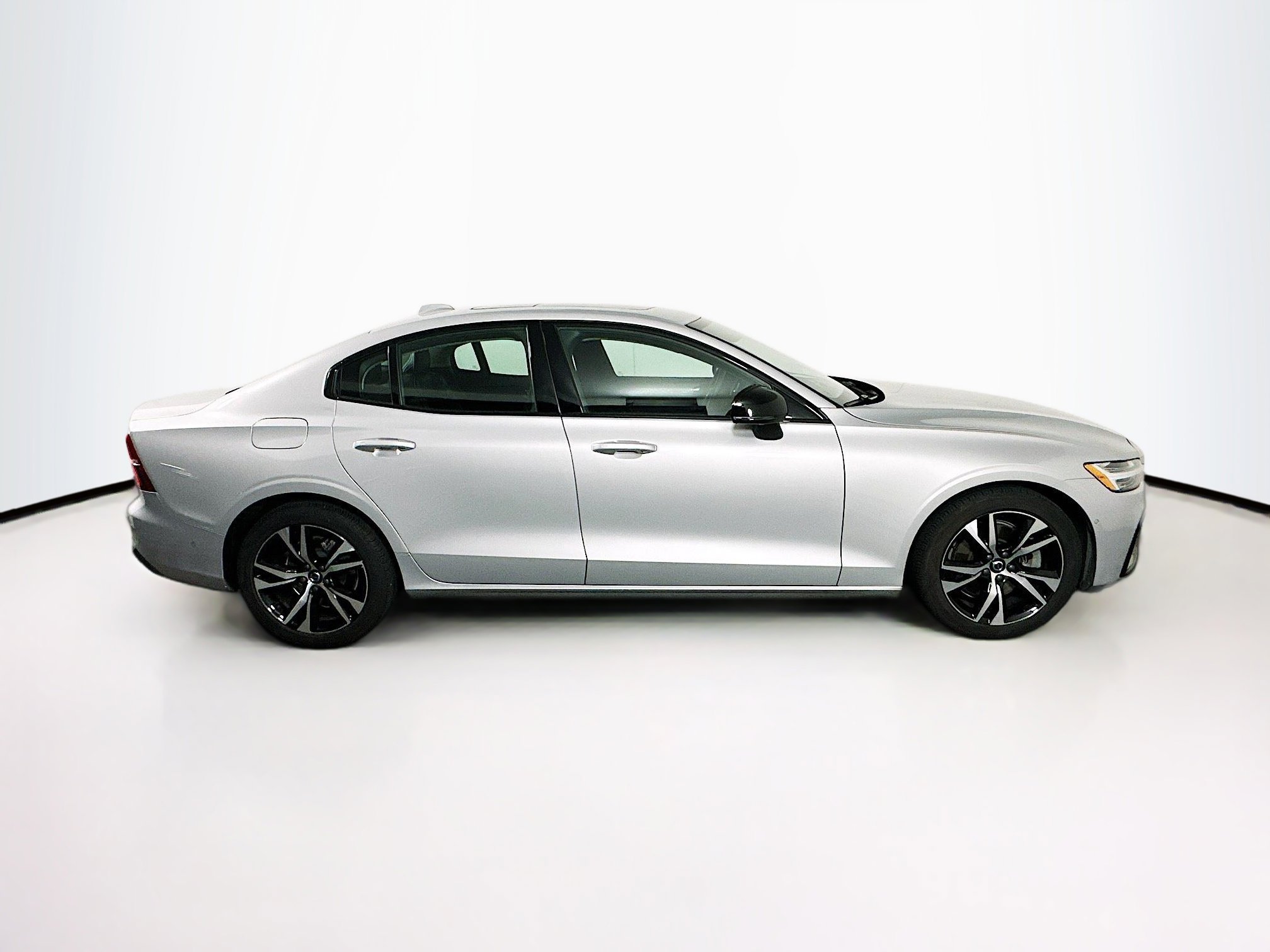 Used 2024 Volvo S60 B5 Plus image 10