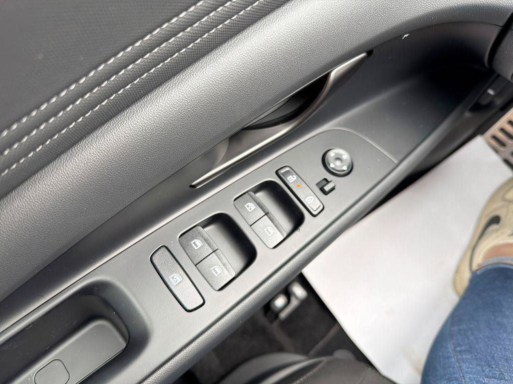 New 2026 Hyundai Elantra Sport FWD image 14