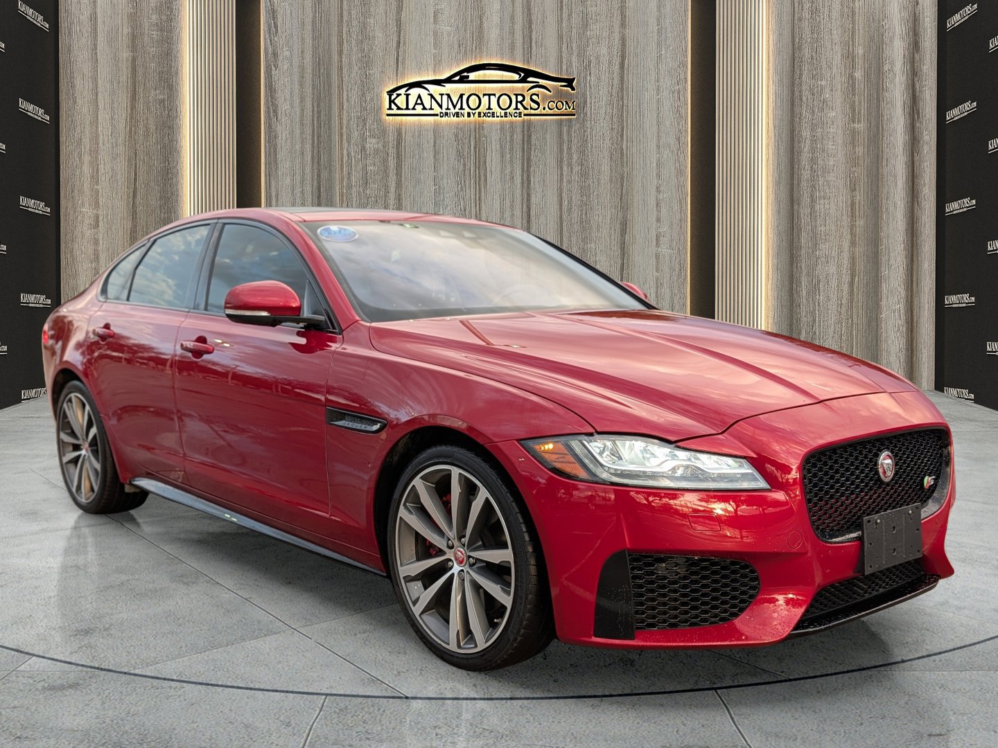 Used 2018 Jaguar XF S image 1