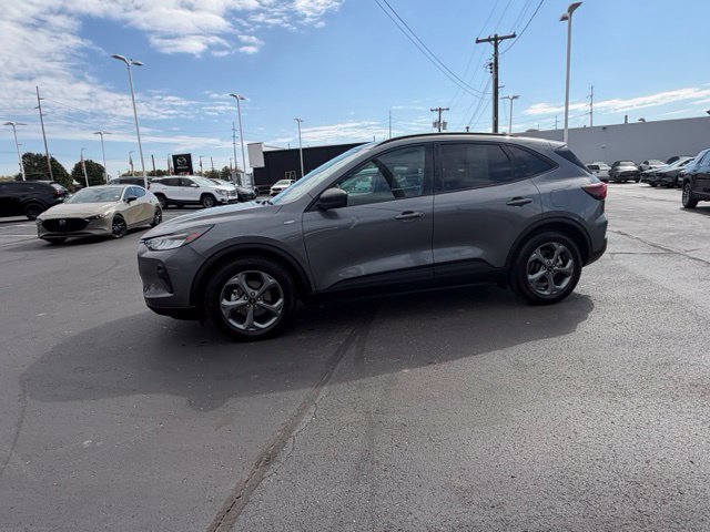 Used 2025 Ford Escape ST-Line FWD image 15