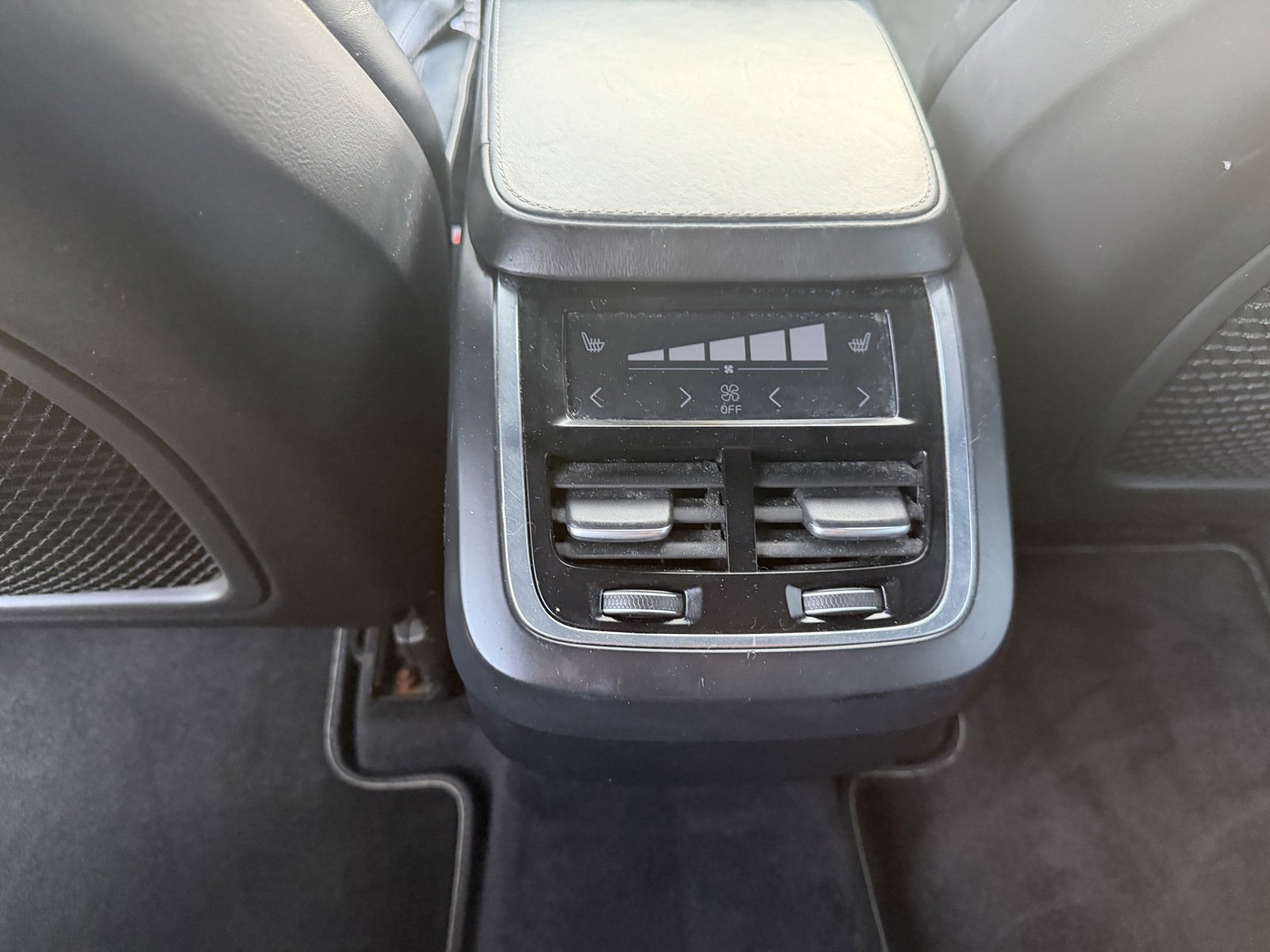 Used 2017 Volvo XC90 T6 R-Design w/ Vision Package image 24