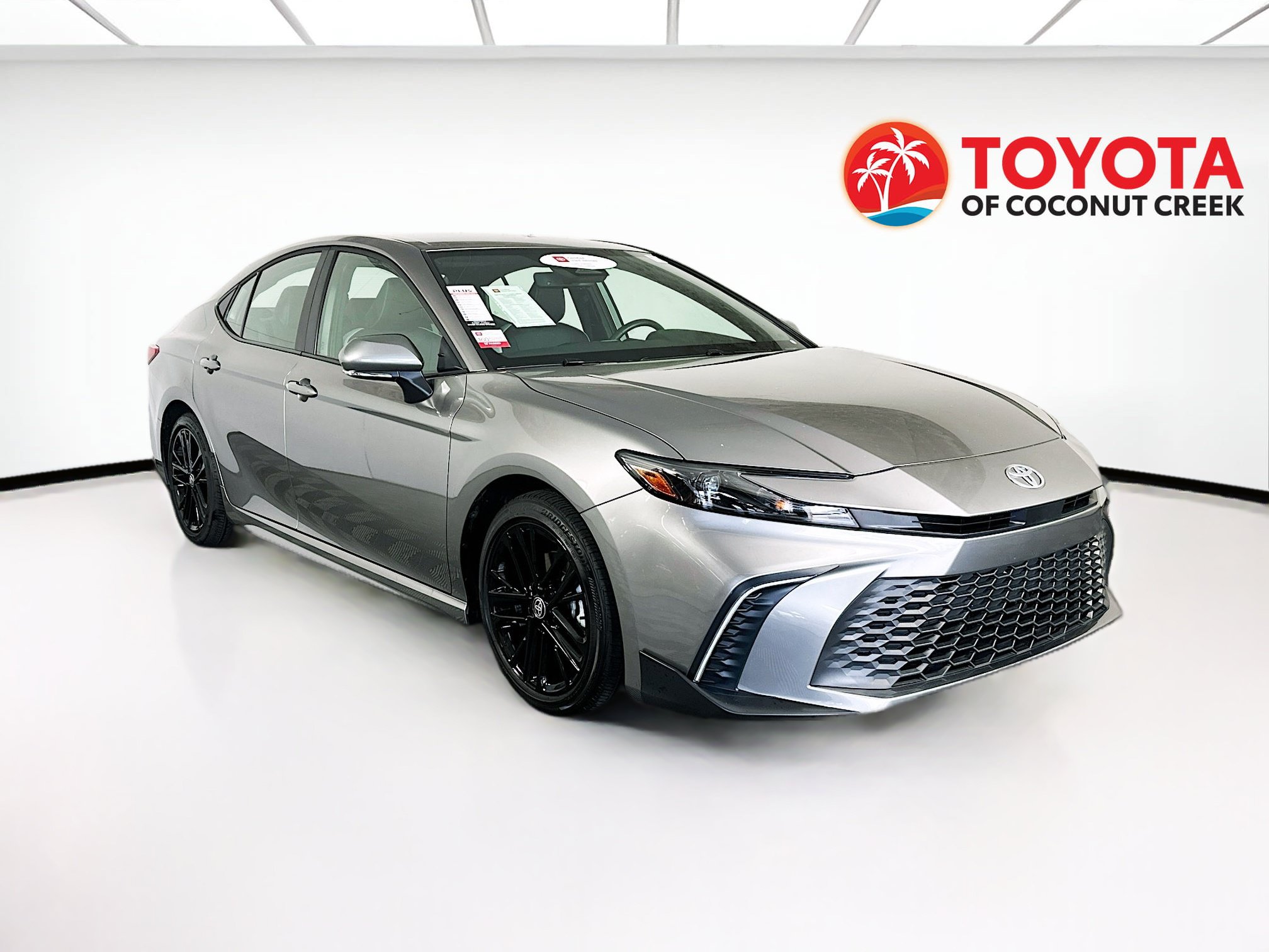 Used 2026 Toyota Camry SE w/ Convenience Package FWD image 1