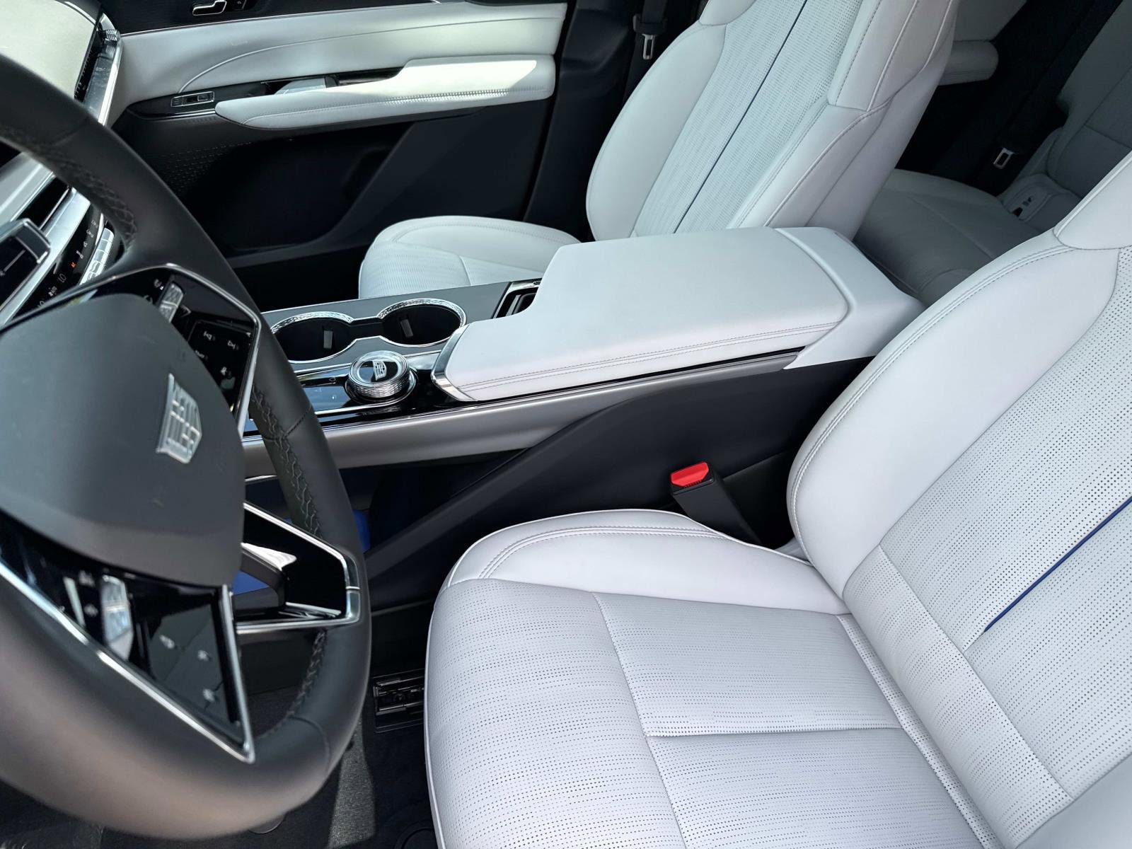 New 2025 Cadillac Lyriq Luxury image 19