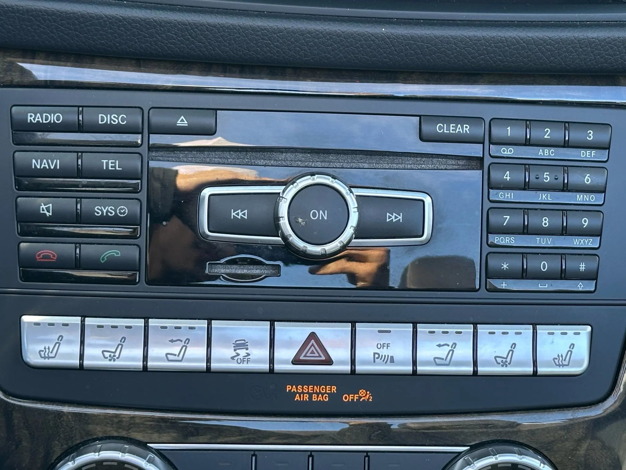 Used 2015 Mercedes-Benz SL 550 w/ Driver Assistance Package image 44