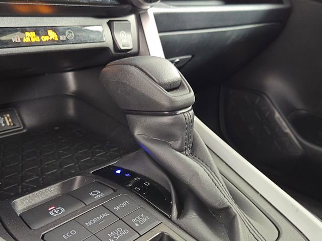 Used 2025 Toyota RAV4 XLE image 19