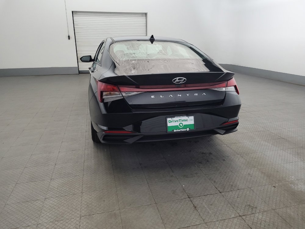 Used 2023 Hyundai Elantra SEL w/ Cargo Package FWD image 6