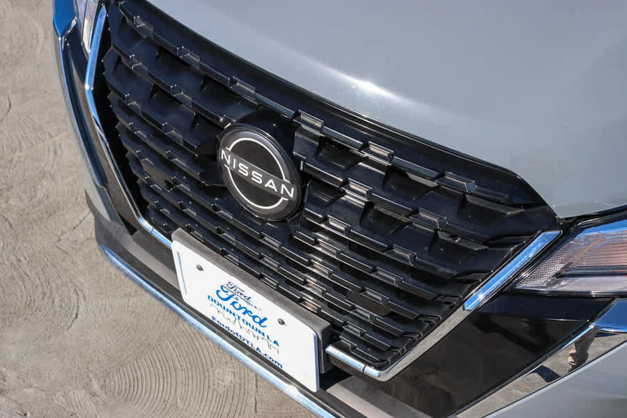 Used 2022 Nissan Kicks SV FWD image 8