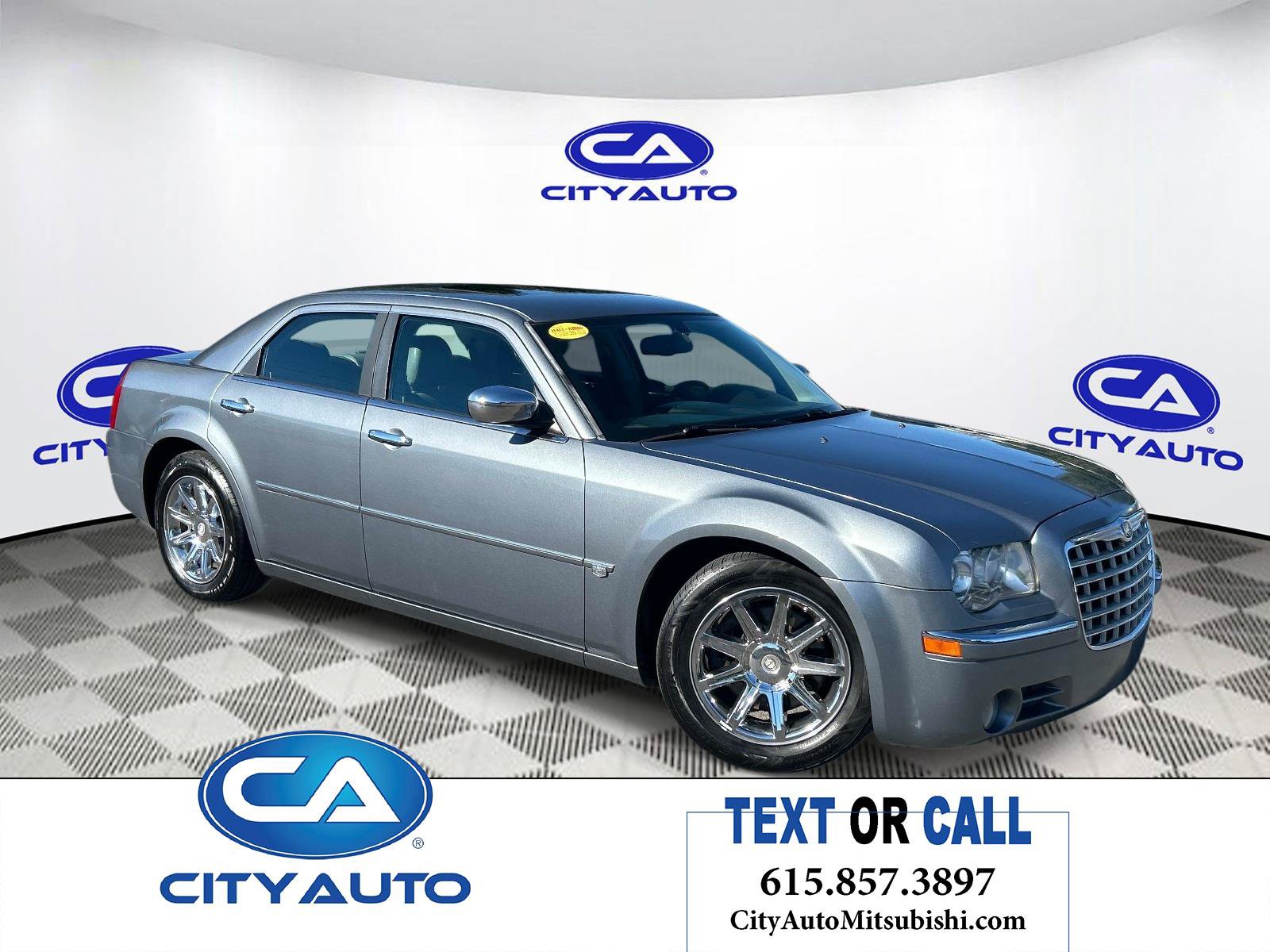 Used 2006 Chrysler 300 C w/ Navigation & Sound Group II RWD image 1