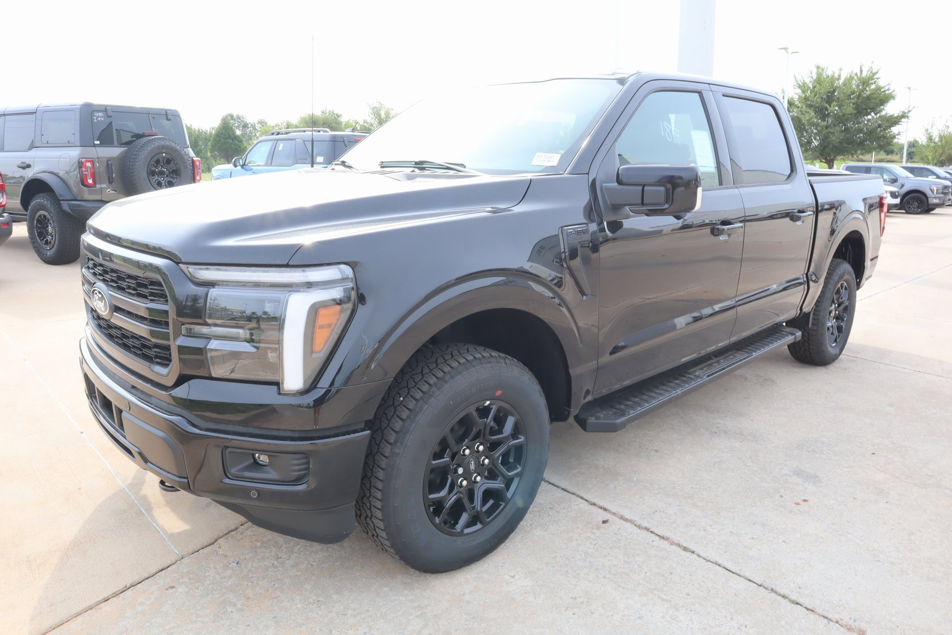 New 2025 Ford F150 Lariat w/ FX4 Off-Road Package image 12