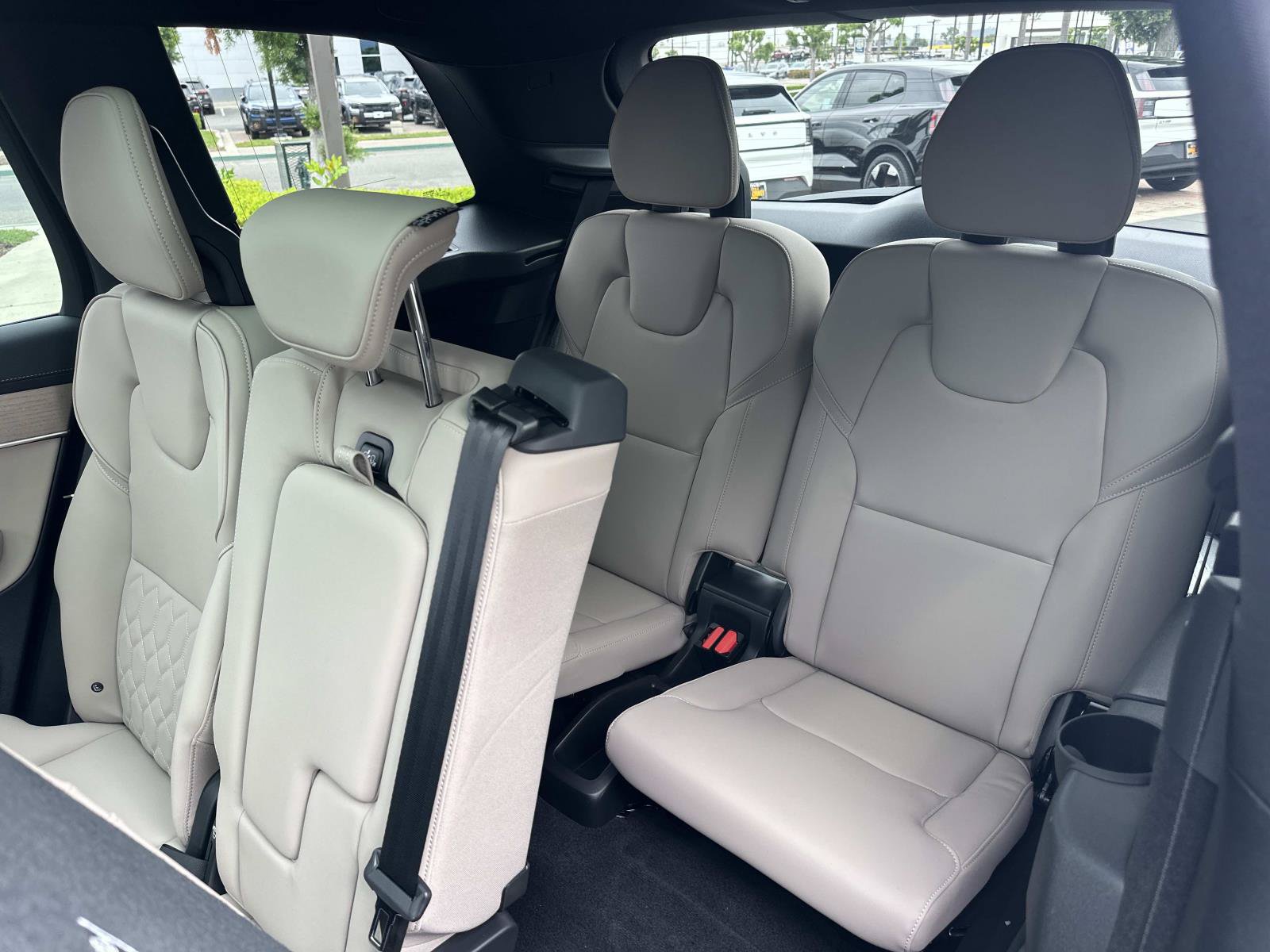 New 2026 Volvo XC90 T8 Plus AWD/4WD image 18