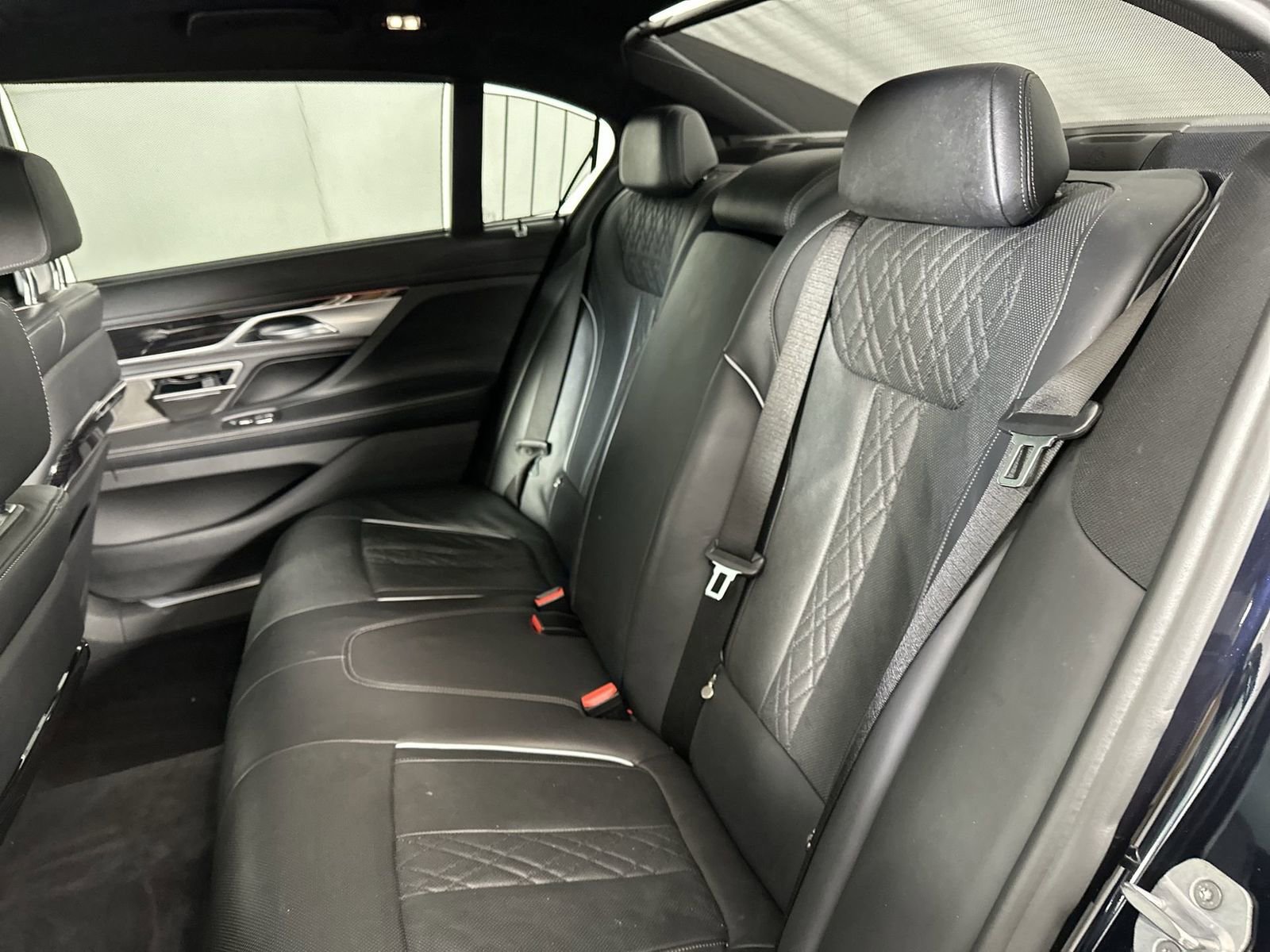 Used 2019 BMW 750i w/ Executive Package image 27
