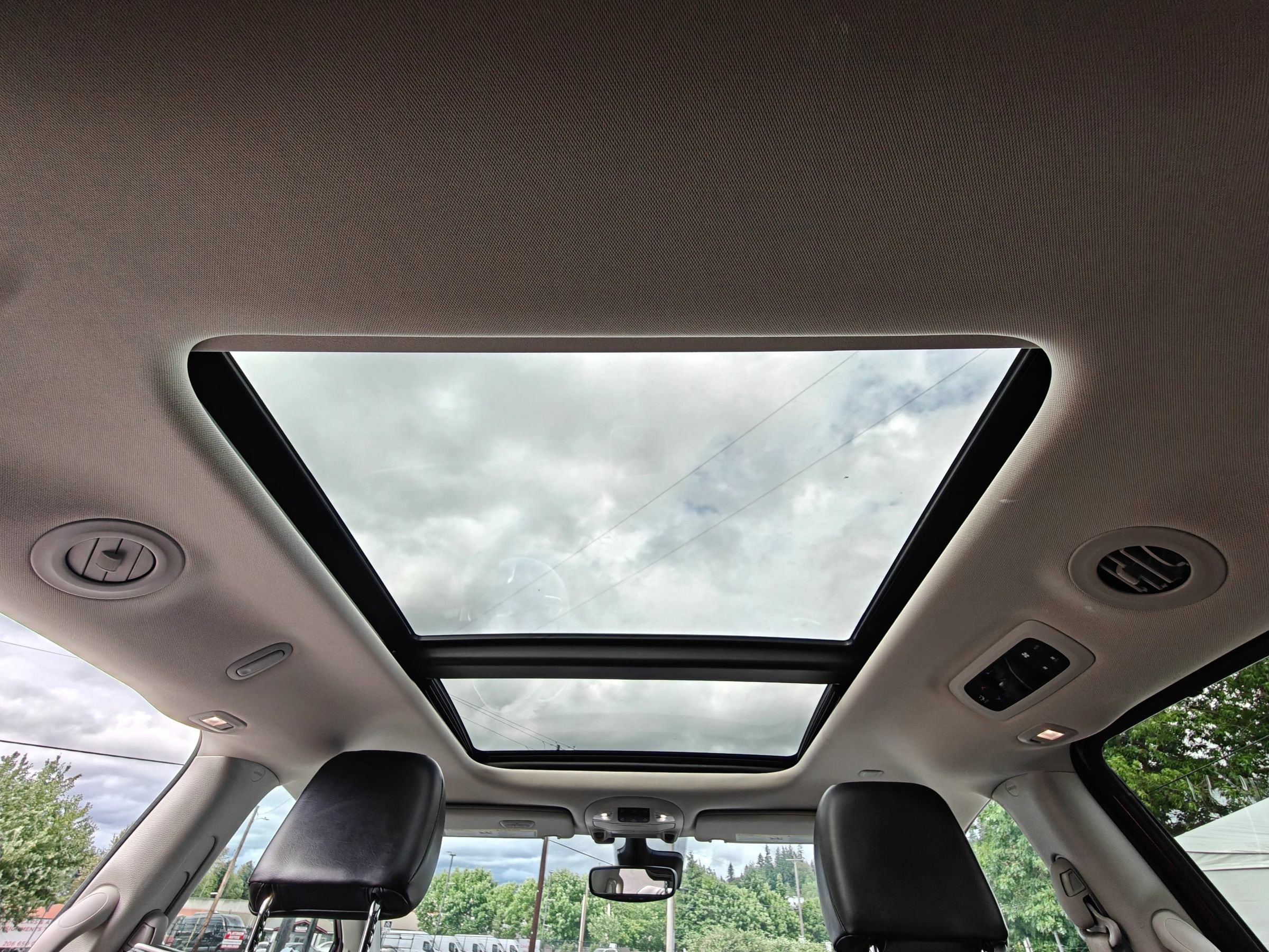 Used 2021 Chrysler Pacifica Limited FWD image 42