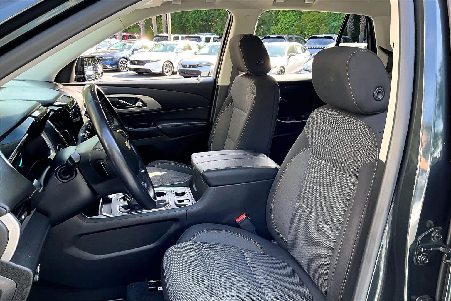 Used 2019 Chevrolet Traverse LT FWD image 9