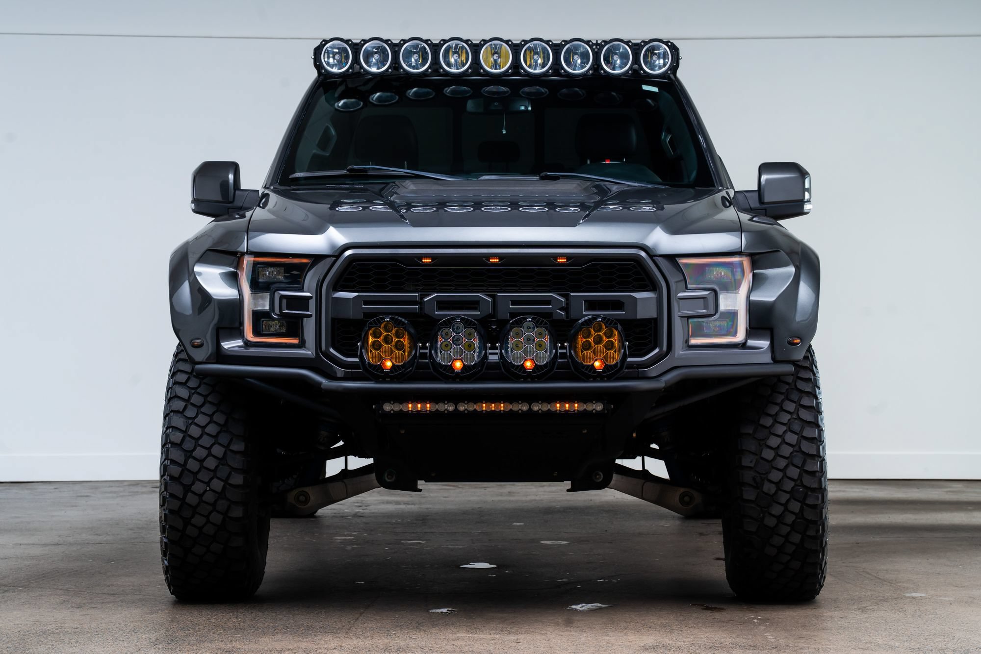Used 2018 Ford F150 Raptor w/ Equipment Group 802A Luxury AWD/4WD image 2