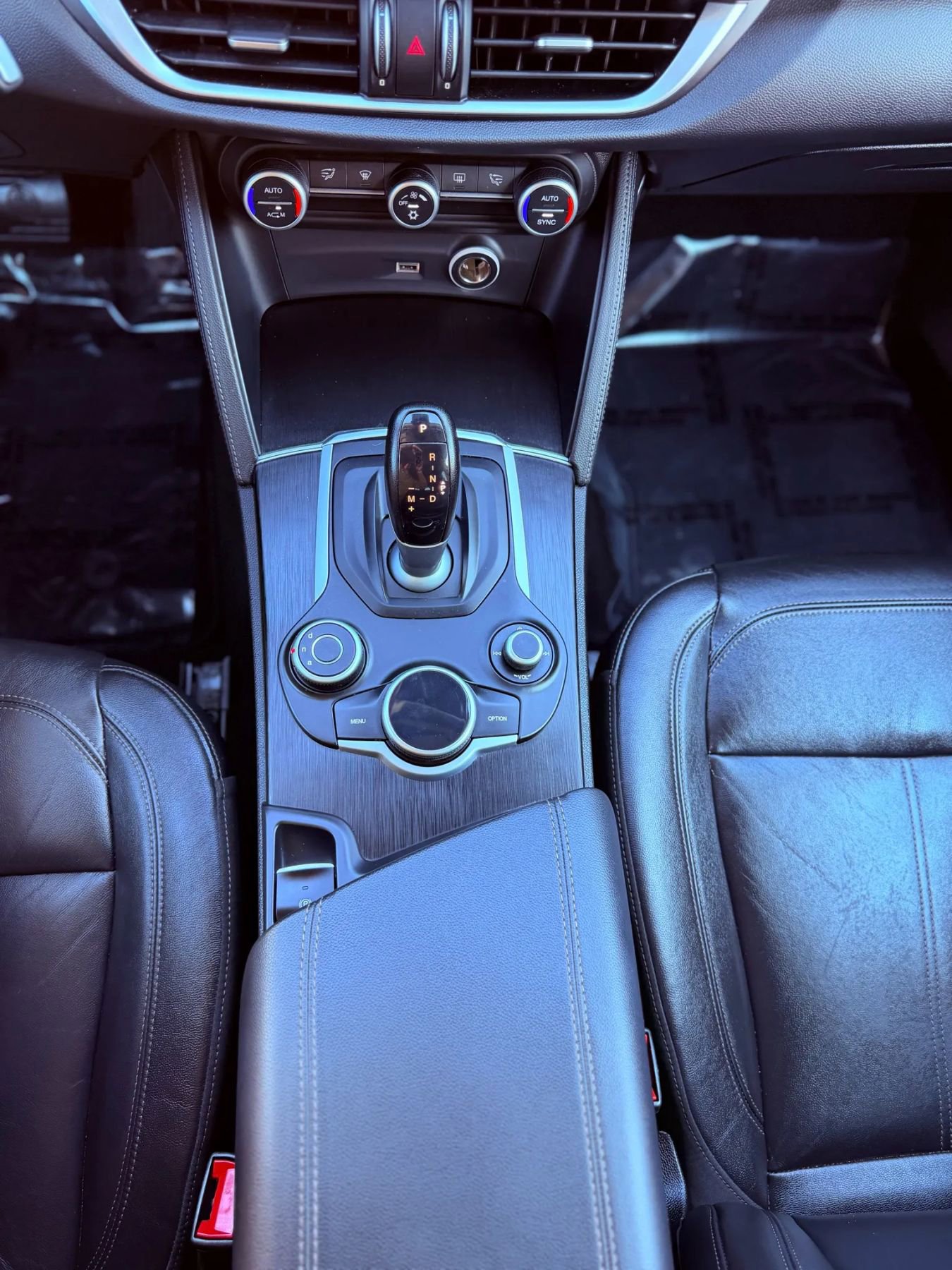 Used 2018 Alfa Romeo Stelvio AWD w/ Convenience Package image 27