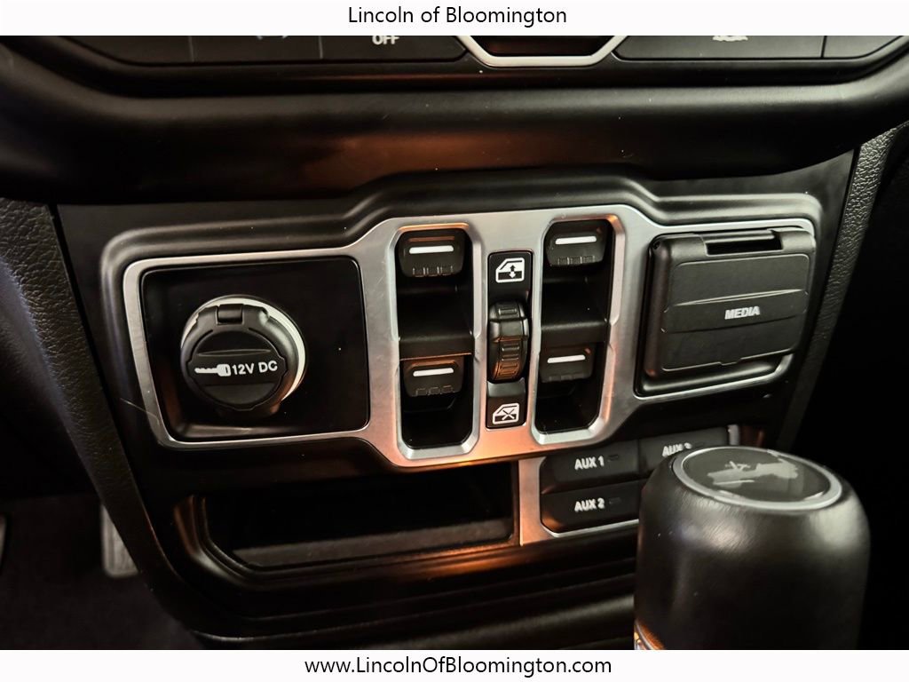 Used 2022 Jeep Wrangler Unlimited Sahara w/ Cold Weather Group image 38