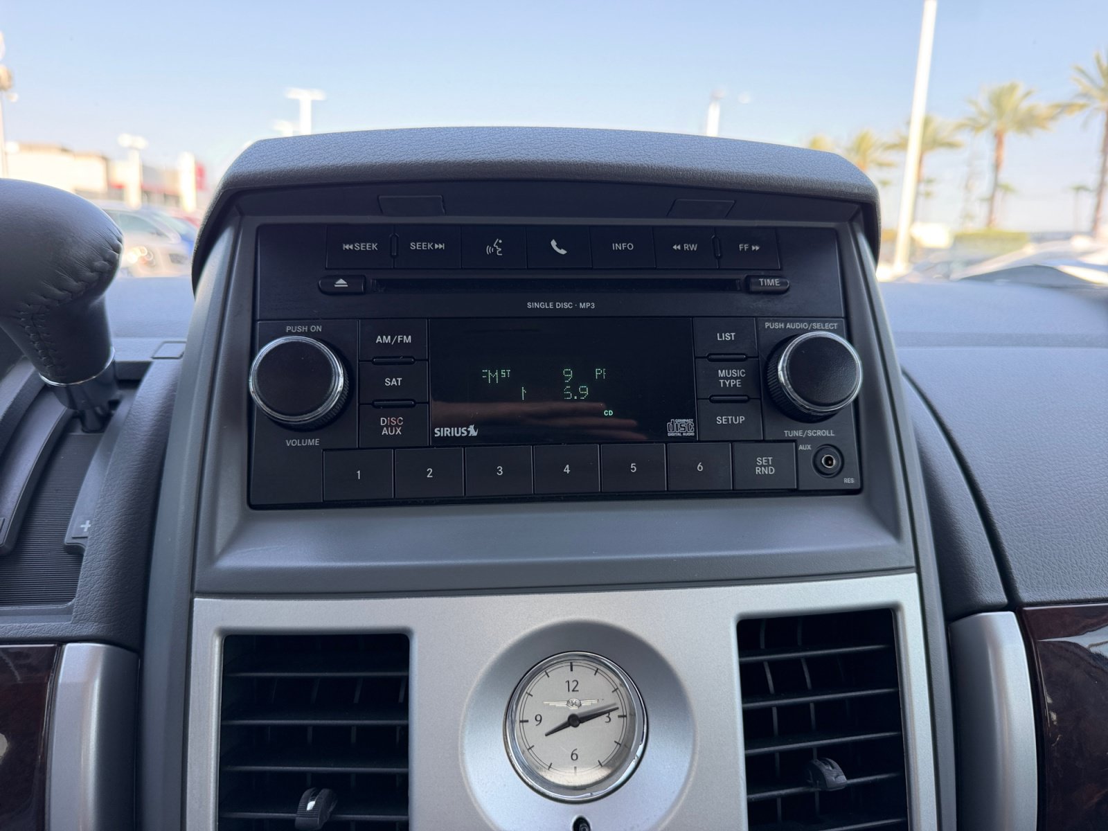 Used 2010 Chrysler Town & Country Touring FWD image 13