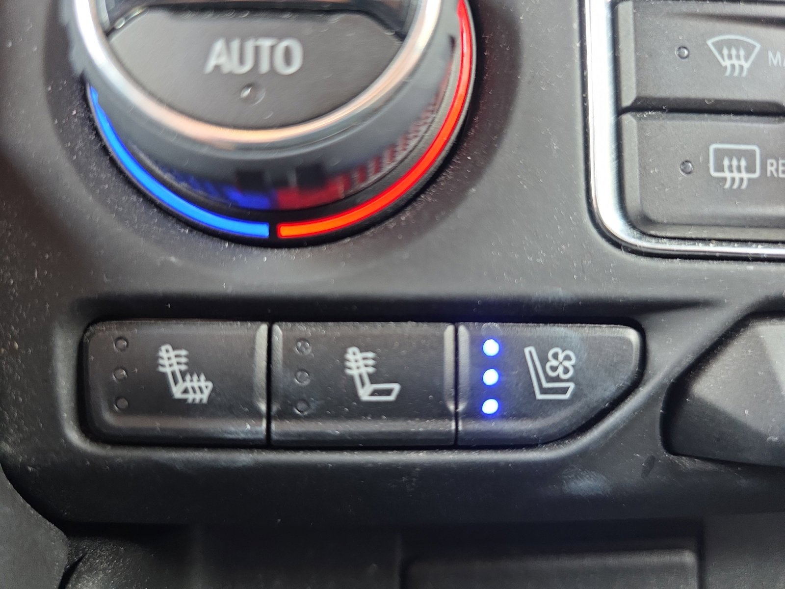 Used 2023 Chevrolet Tahoe High Country AWD/4WD image 22