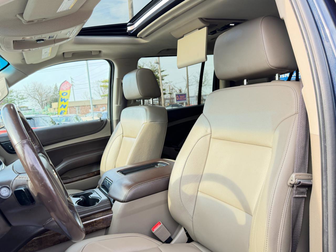 Used 2018 Chevrolet Suburban LT image 13